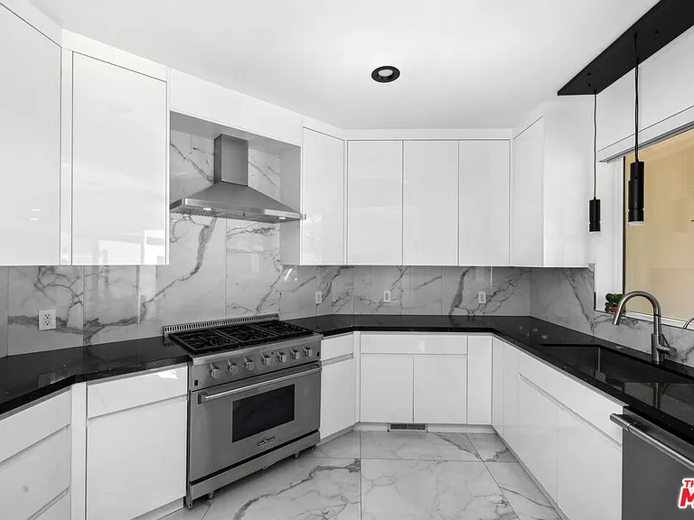 1750 N Beverly Glen Blvd — Photo 14