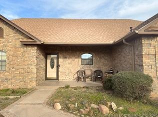 1614 Southern Hills Dr, Ardmore, OK 73401