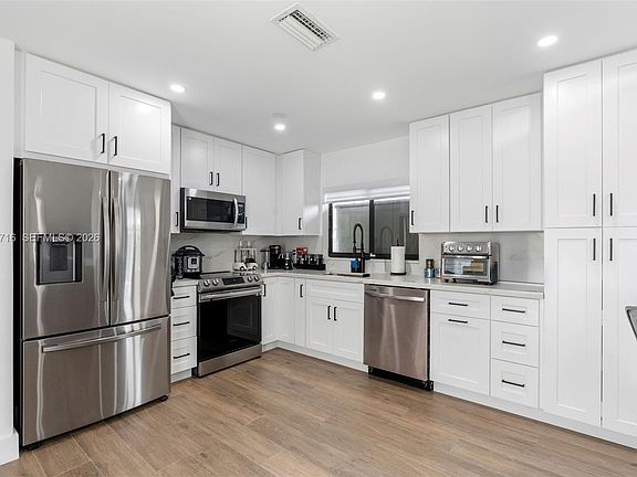 4th image of 9460 Haitian Dr