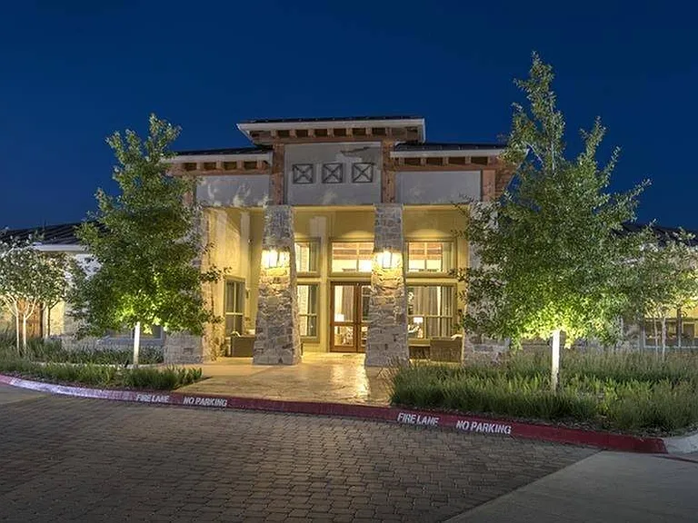 Lakeview Villas — Photo 1