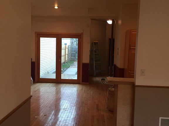Dining room.