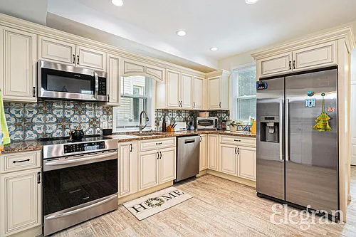 38 3rd Ave #1 Photo 1