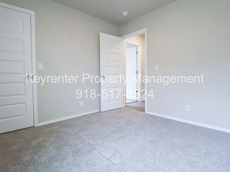 1327 E Honolulu Pl — Photo 7