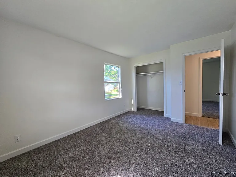 8224 Pine Ave — Photo 10