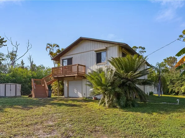 8545 Redwood Dr, Saint James City, FL 33956