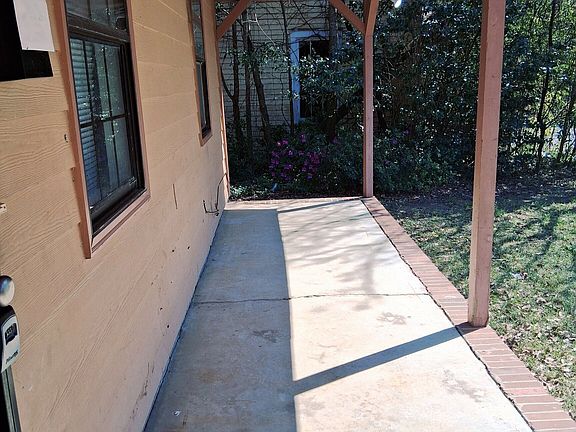 3rd image of 261 Balkcom Ave