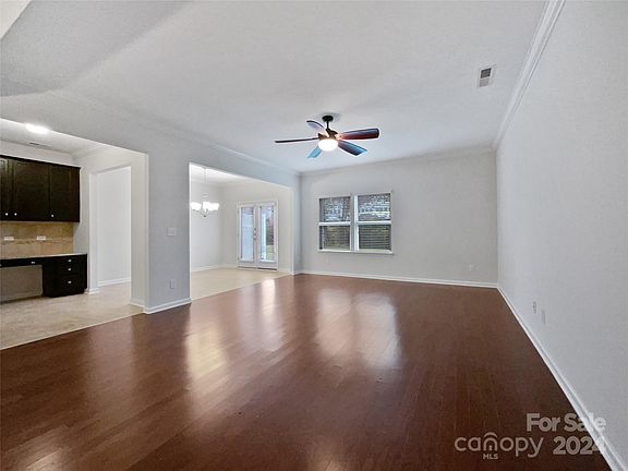 4th image of 854 Summerlake Dr