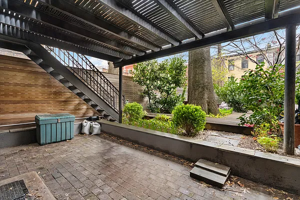 Rented by Compass | media 7