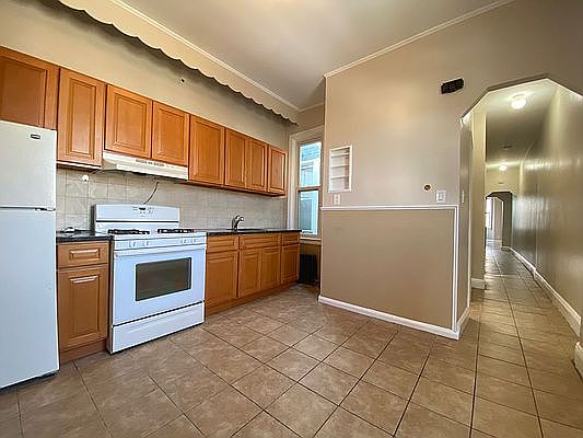 3rd image of 2213 41st St #2
