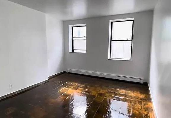 3rd image of 301 E 110th St APT 4