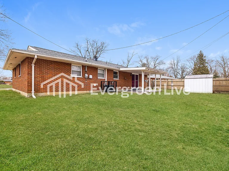 211 Silverstone Dr — Photo 15