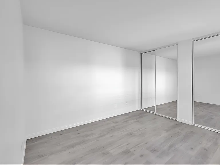 21450 Burbank Blvd #118 — Photo 15