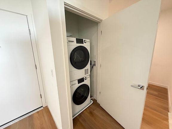 4th image of 175-77 W 7th St #502