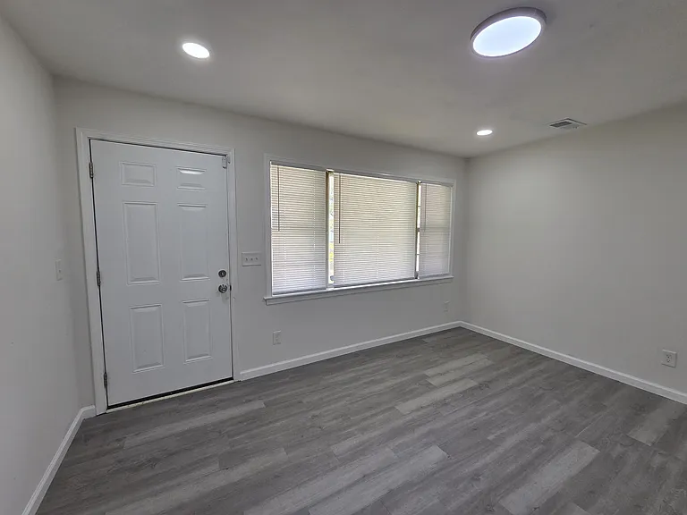 3992 Ridgedale St — Photo 3