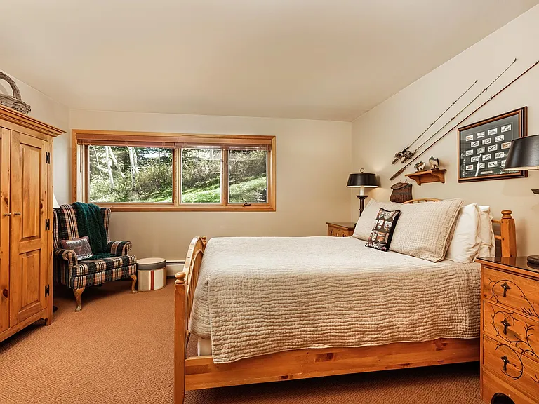 2076 Faraway Rd — Photo 16