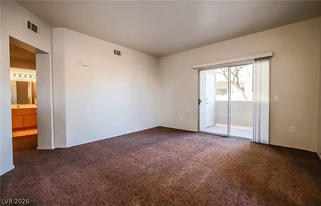 2 bed, 2.0 bath, 968 sqft, $1,350 — Photo 3