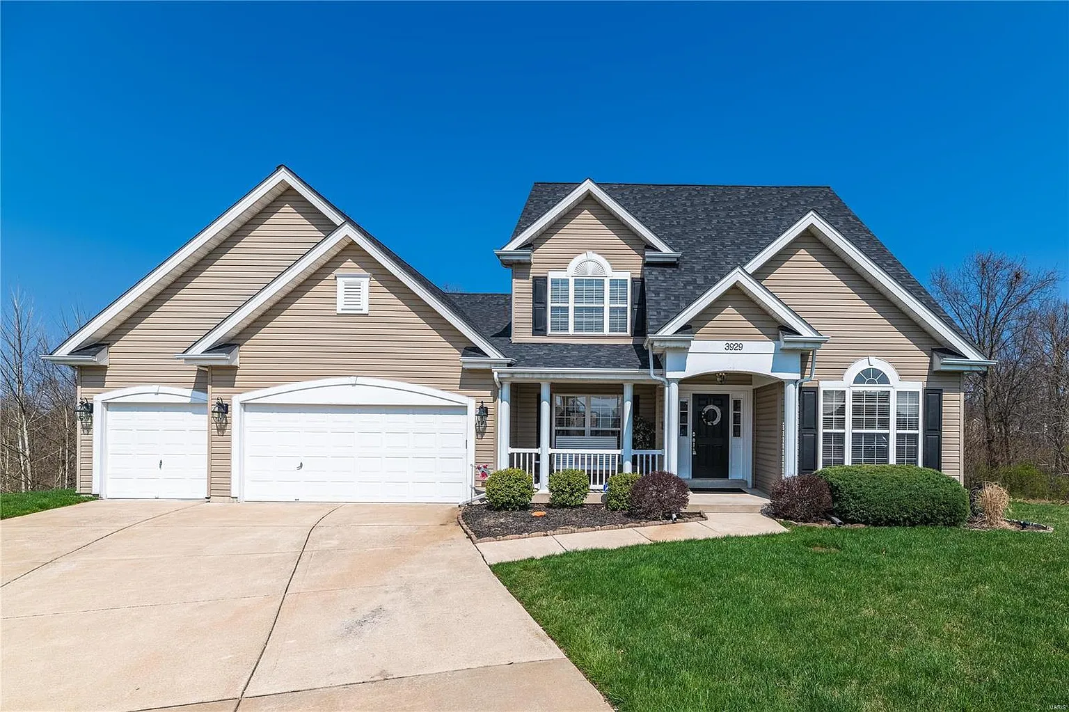 3929 Albers Pointe Dr photo 1