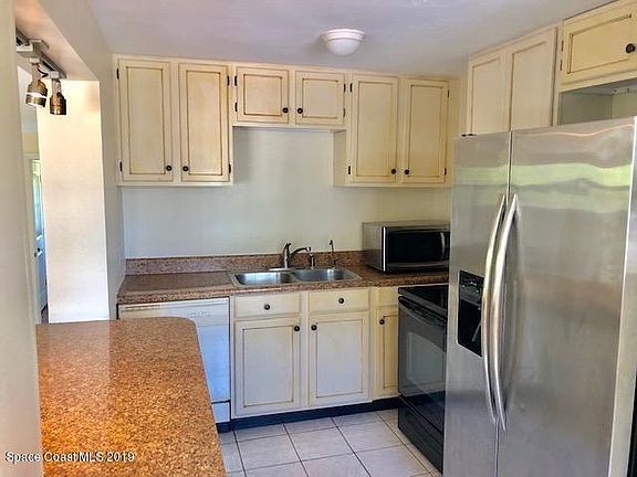 4th image of 104 Delespine St