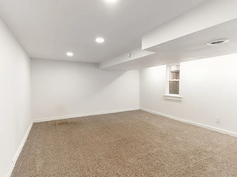 2625 Gunnison St — Photo 14