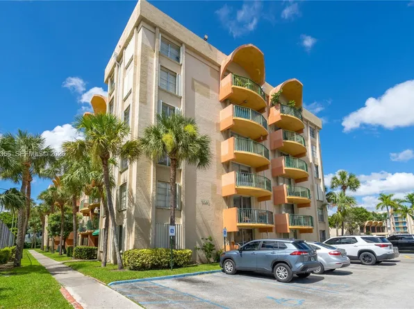 9320 Fontainebleau Blvd APT 214, Miami, FL 33172