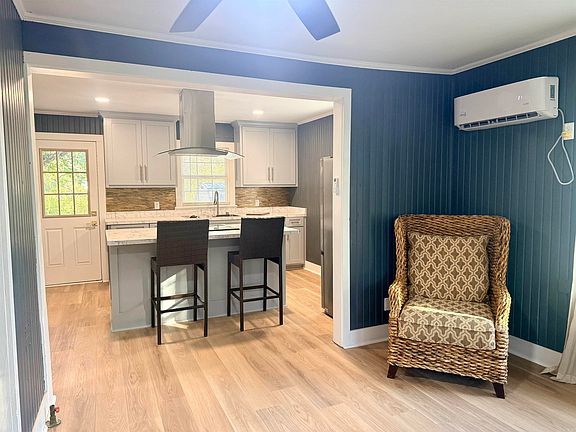 5th image of 705 N 9th St