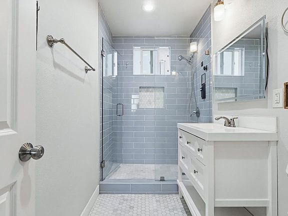 3rd image of 522 W Cherry St #522