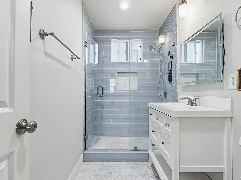 522 W Cherry St #522 — Photo 3