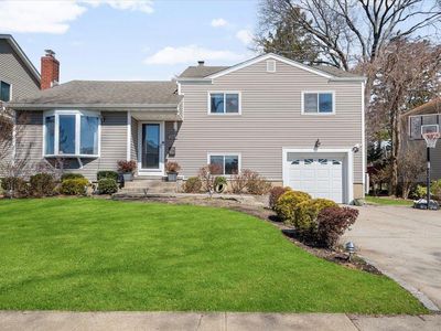 54 Circle Drive, Syosset, NY, 11791