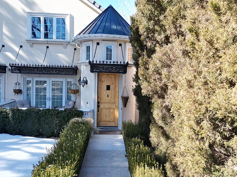 545 Monroe St — Photo 2