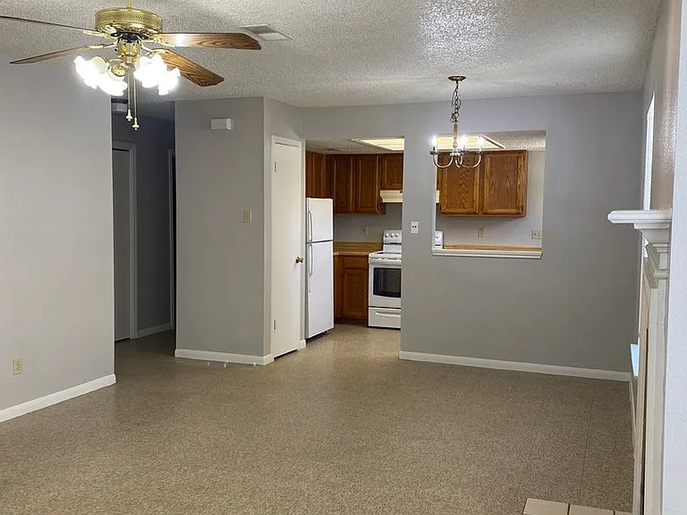 6322 Queens Castle — Photo 1