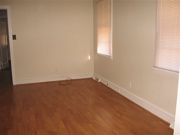 5th image of 130 Overbrook Cir