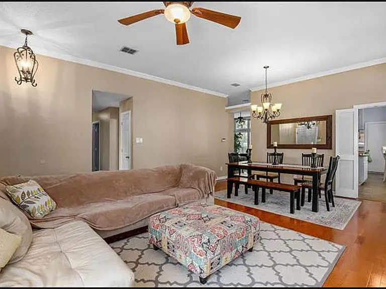 11012 Alexandria Dr — Photo 16