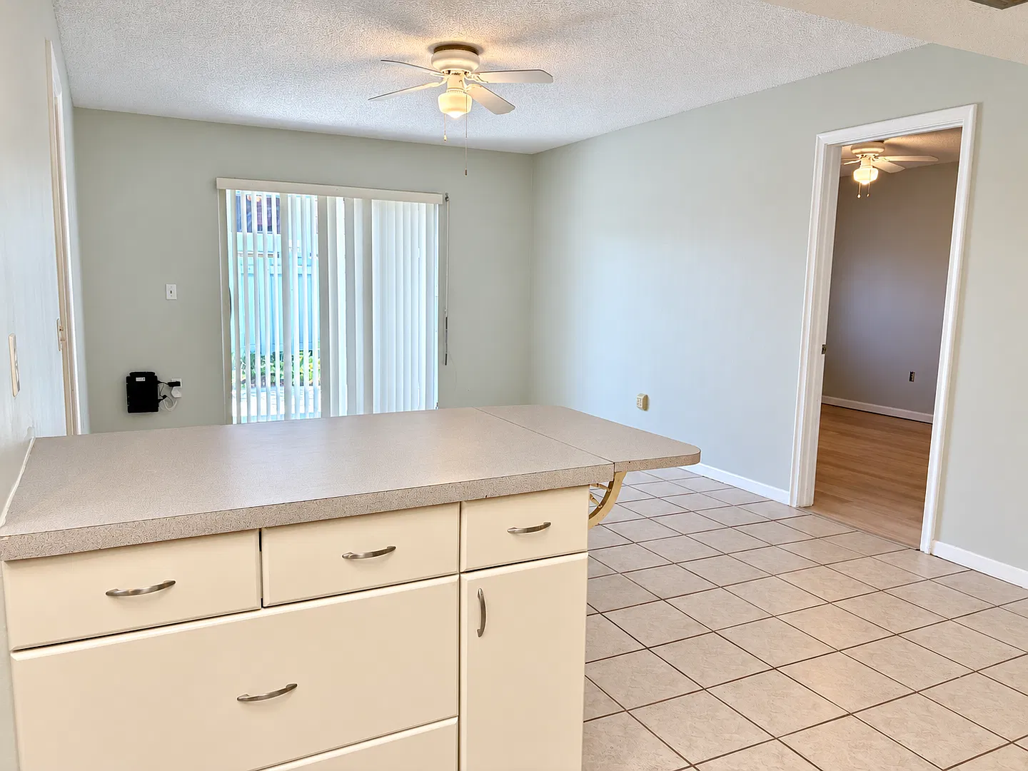 2/2 First Floor in Poppleton Creek! — Photo 4