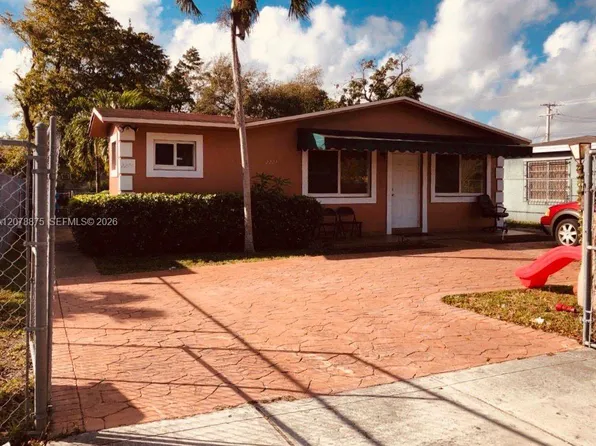 2272 NW 66th St, Miami, FL 33147