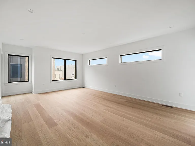 706 Latona St #J — Photo 21