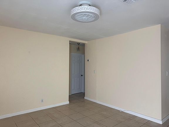 5th image of 1525 NW 1st Avenue