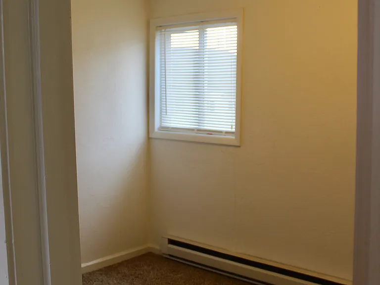 20 Graham Ave — Photo 11