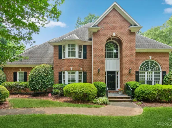 5127 Coburn Ct, Charlotte, NC 28277