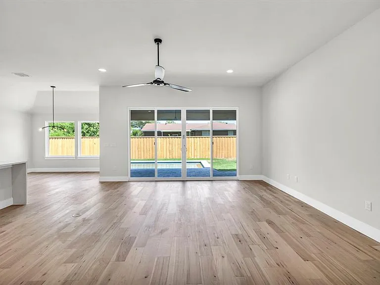 8209 Polar Dr — Photo 9