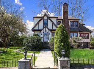 18 Edgewood Rd, Scarsdale, NY 10583