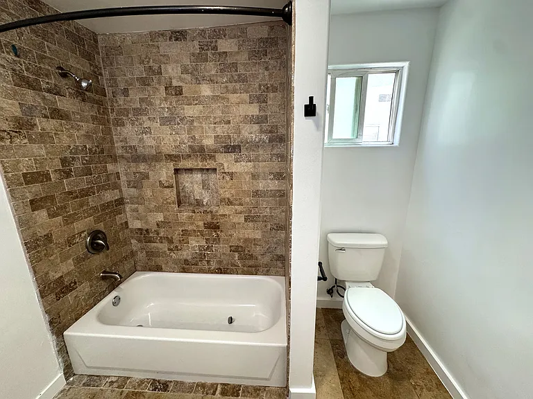 5907 Cahuenga Blvd #2 — Photo 11