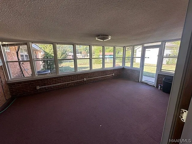 4 bed, 2.0 bath, 1868 sqft, $1,995 — Photo 3
