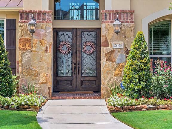 2nd image of 28103 Bayou Cove Ct