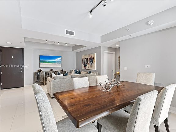 5th image of 999 SW 1st Ave APT 2716
