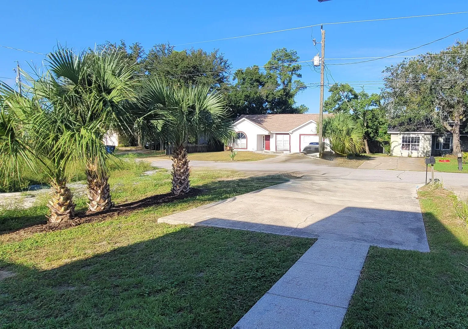 2 Story 2 Bedroom 2 Bath Townhome Centrally Located — Photo 3