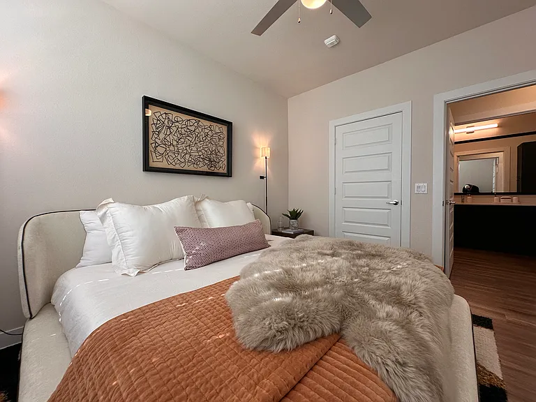 Brodie Ln — Photo 8