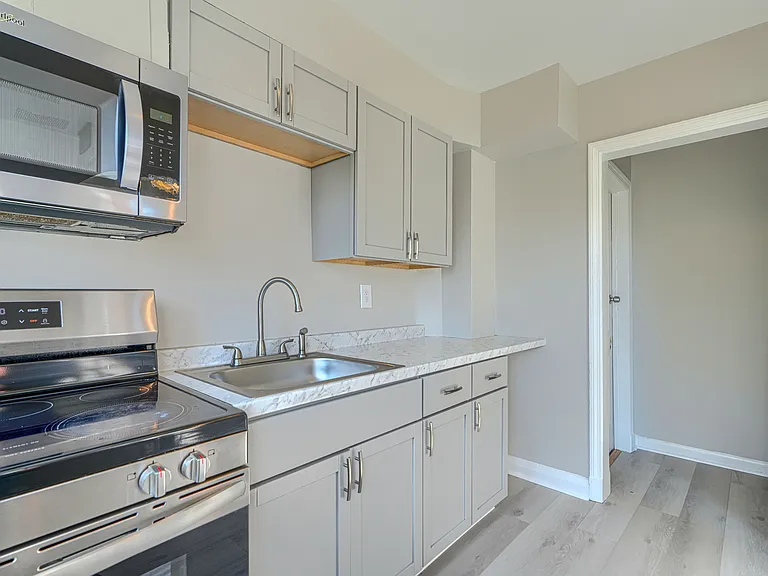 401 52nd St #1 — Photo 7