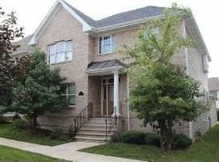 16 N Ashby Way, Bensenville, IL 60106
