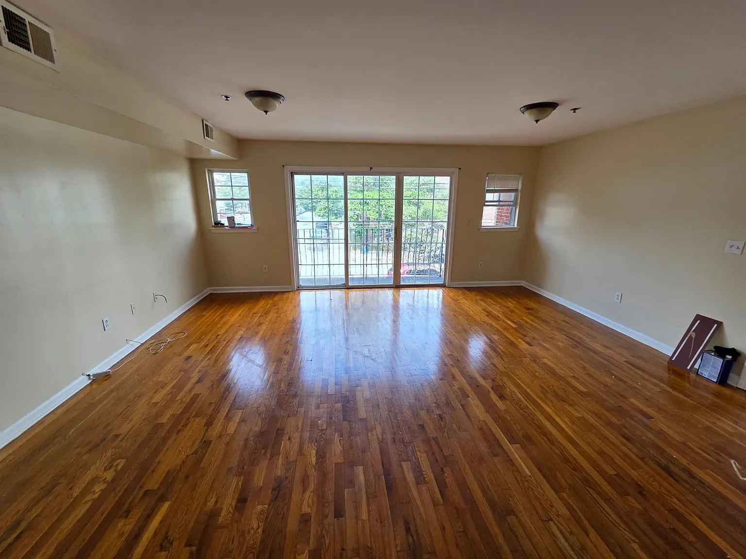 3 bed, 1500 sqft, $2,600 — Photo 1
