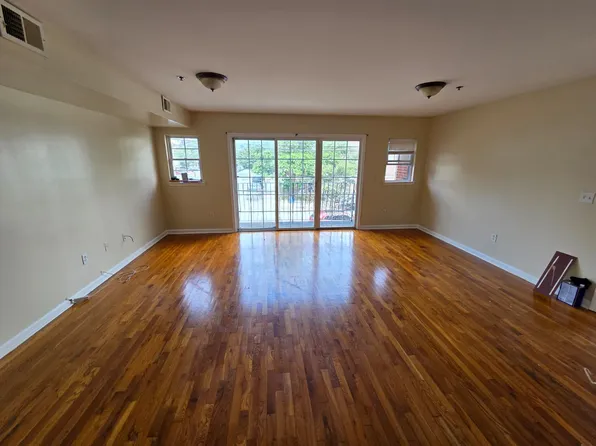 128 Osborne Ter #2, Newark, NJ 07108